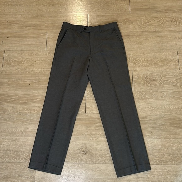 Grey Tailored Suit Brand: Beverly Hills Polo Club Suit Size: 38R Pant Size: 32WR - Picture 6 of 13